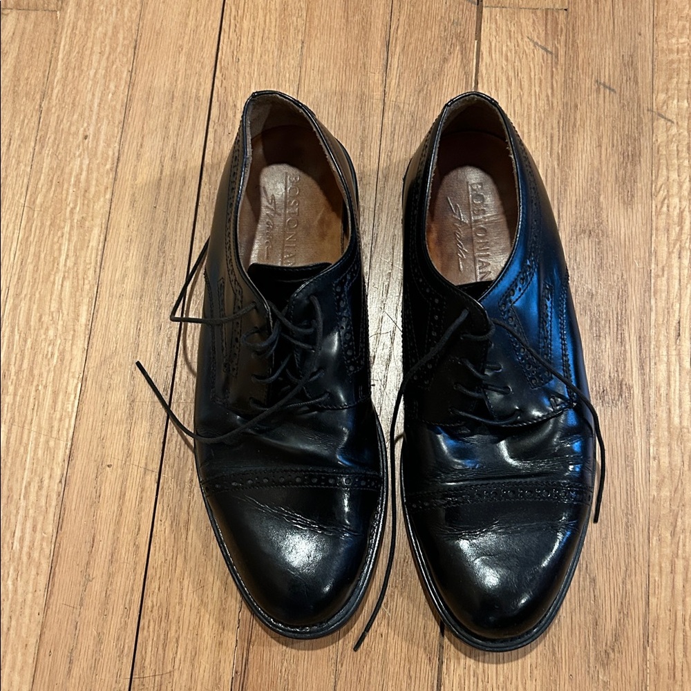 Bostonian Black Leather Men's Lace-Up Oxfords